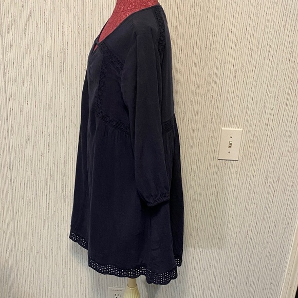 Women's SZ Large Crown & Ivey Navy Dress Eyelet trimmed bottom & Latern Sleeves - Picture 5 of 8